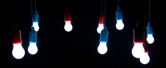 led luči moški