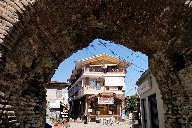 albanija potovanje po albaniji tirana hiša
