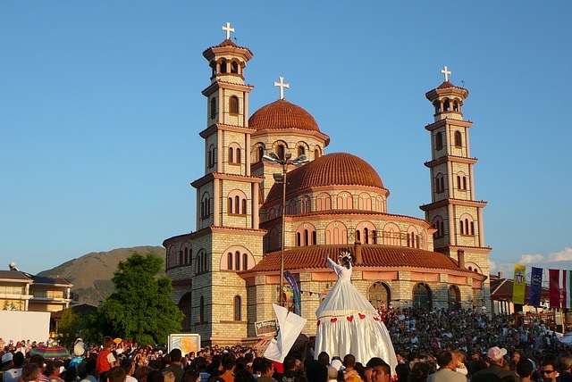 albanija potovanje po albaniji tirana ulica