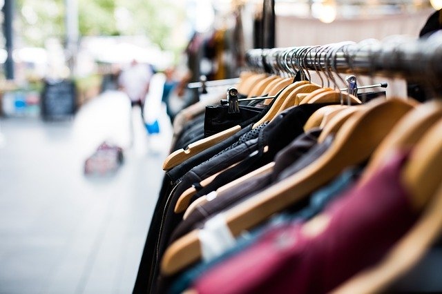moda unikatna oblačila obleke