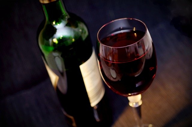  čili vino kozarec
